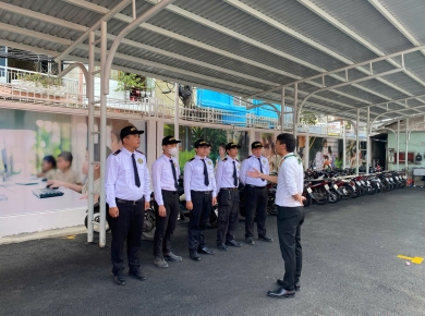 7 Lý Do Doanh Nghiệp Nên Thuê Dịch Vụ Bảo Vệ Chuyên Nghiệp Thay Vì Tự Quản Lý